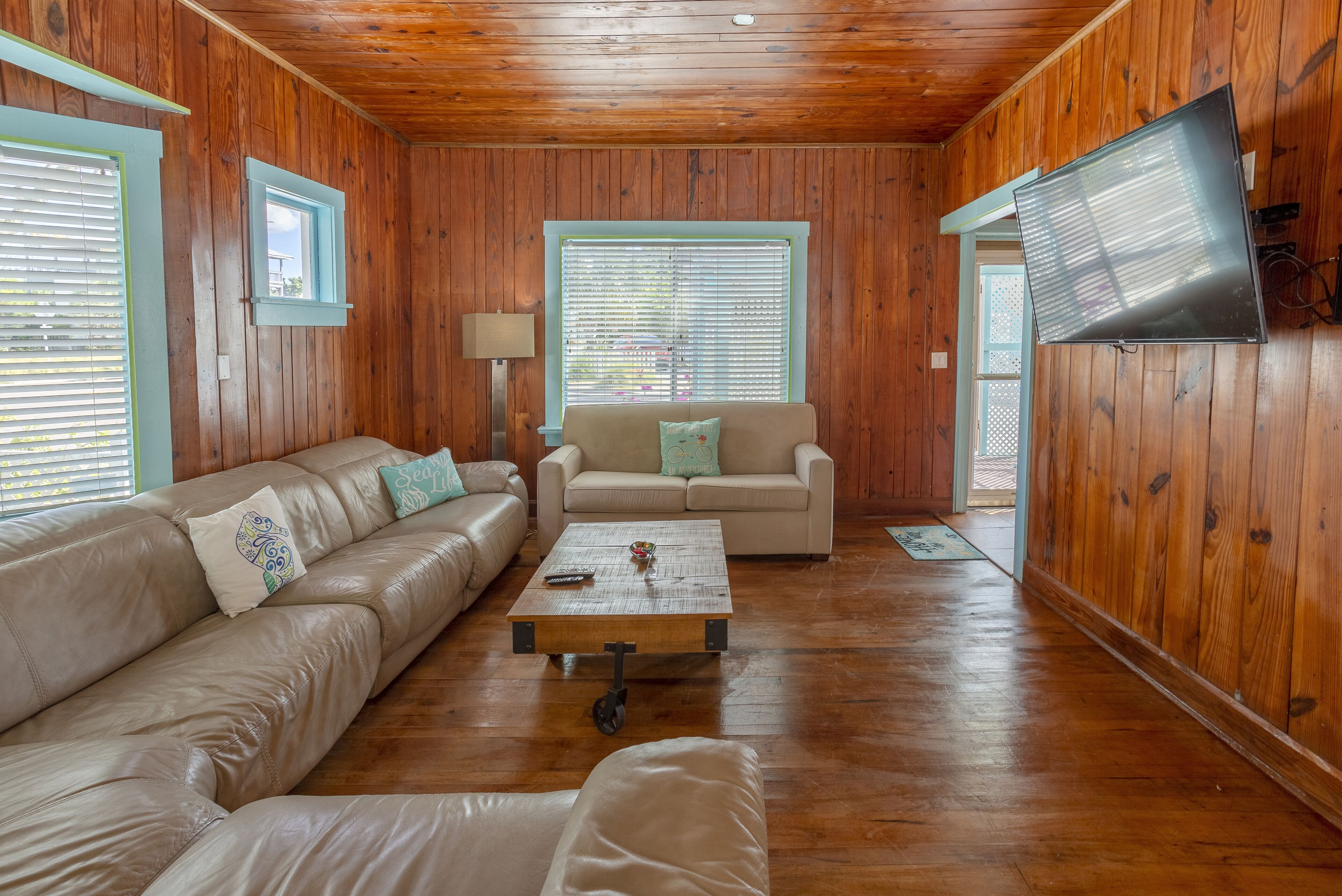 family triple room, 3 bedrooms, 2 bathrooms | living area | 40-inch flat-screen tv with satellite channels, tv