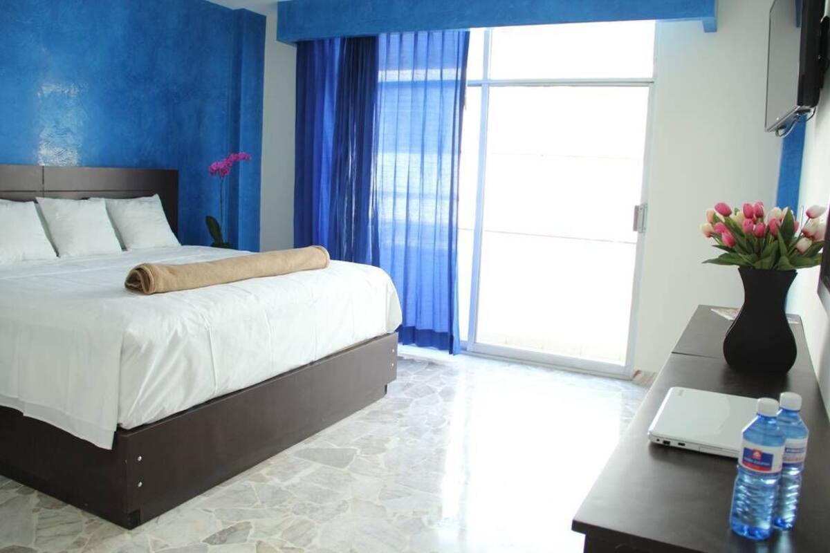 Roupas de cama premium, ferros/tábuas de passar roupa, Wi-Fi de cortesia