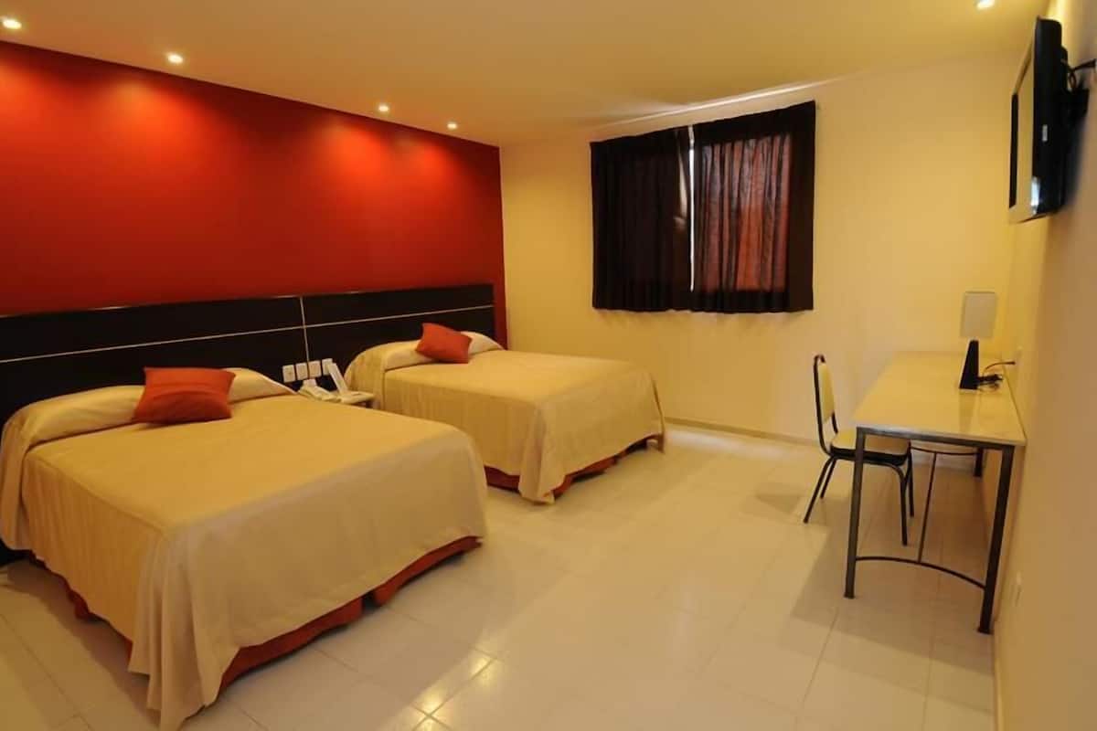 Premium bedding, iron/ironing board, free WiFi