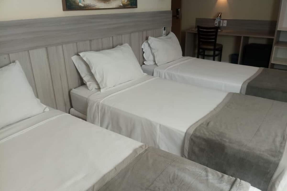 Een minibar, een kluis op de kamer, verduisterende gordijnen