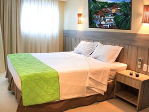 Minibar, in-room safe, blackout drapes, free WiFi - Hotel Anahi (Jaboatão dos Guararapes)