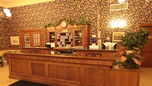 Lobby - The Island House Hotel (Port Clinton)