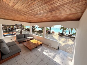 One Bedroom Beach Front Villa | Terrasse/Patio