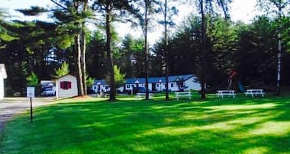 Saco River Motor Lodge & Suites