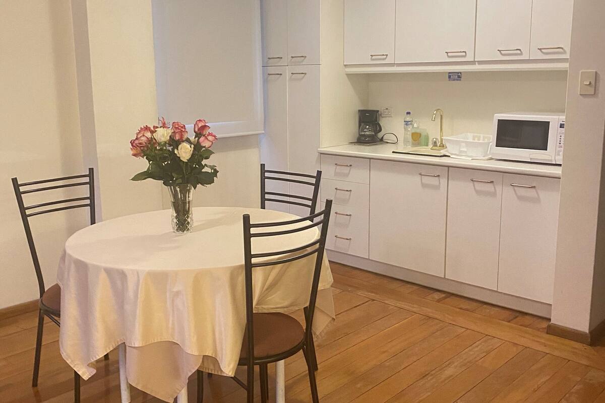 suite | private kitchen | coffee/tea maker, electric kettle