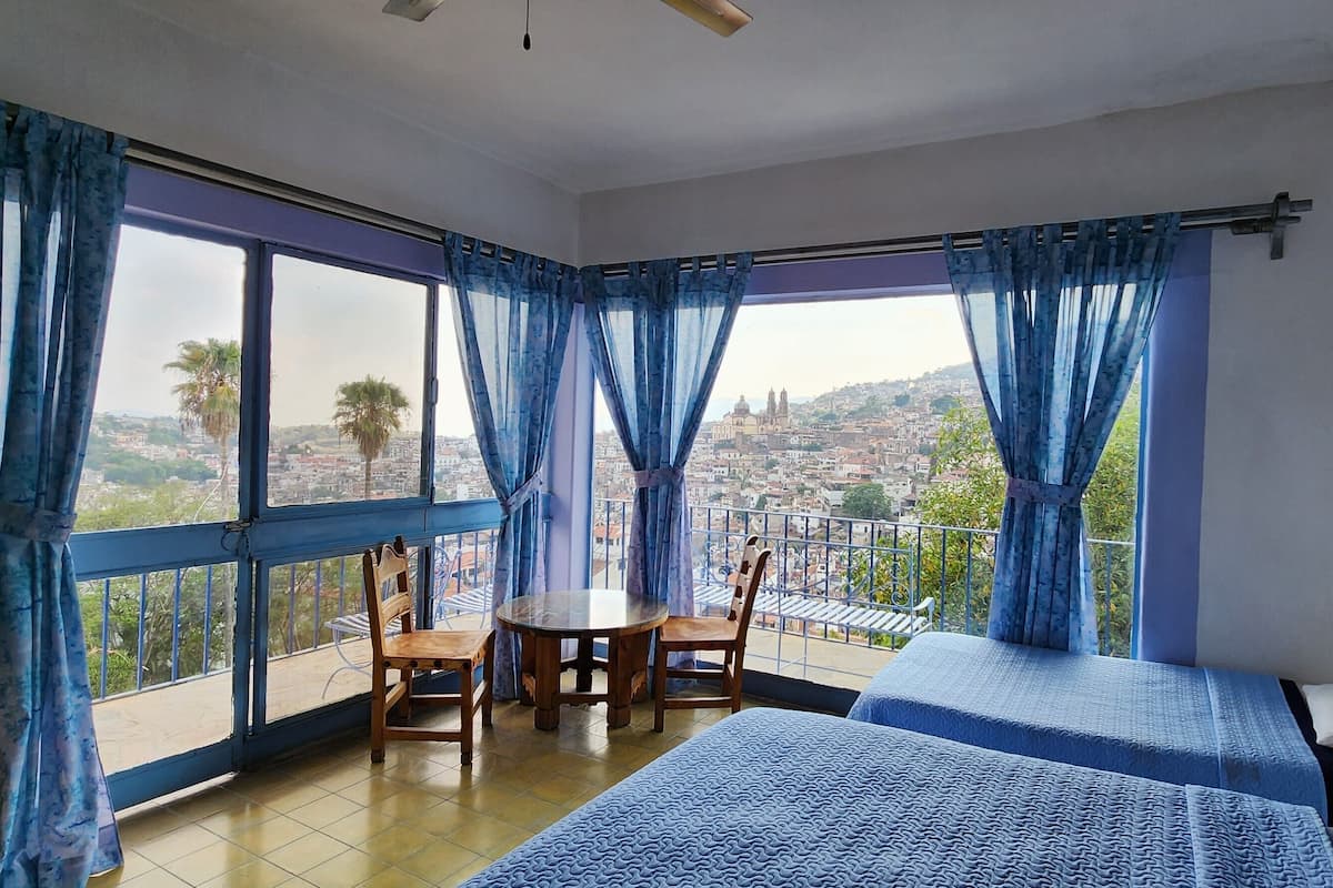 Panoramic Suite (Marilyn Monroe) | In-room safe, bed sheets