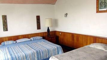 Standard Room | In-room safe, bed sheets