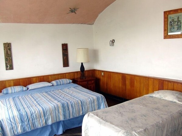 Standard Room - Hotel de la Borda (Taxco)