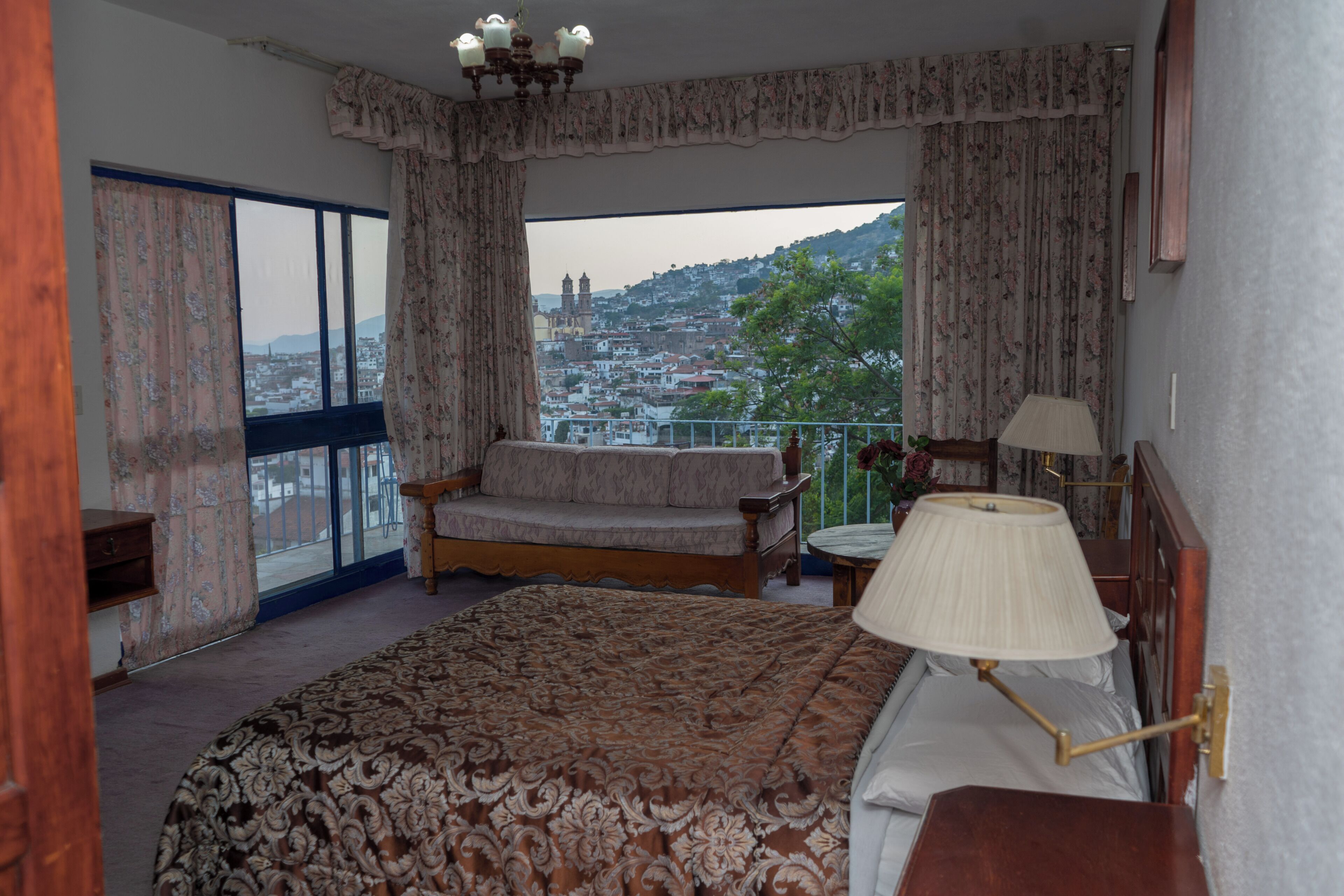 Quarto superior | Cofres nos quartos, roupa de cama
