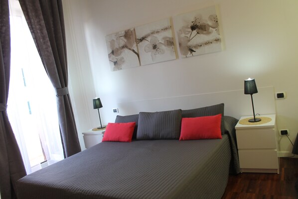 1 soveværelse, premium-sengetøj, dundyner, pengeskab på værelset