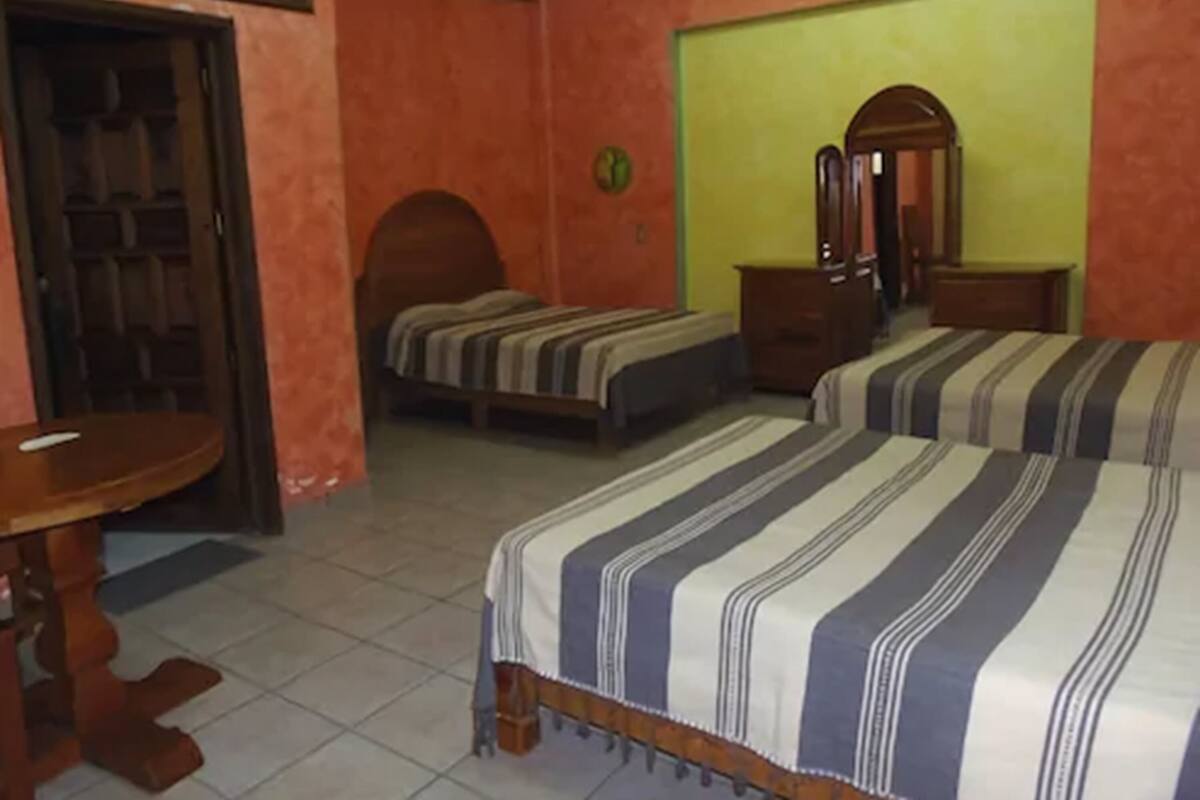 Habitación familiar | Escritorio y wifi gratis 