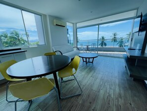 2 Bedroom Panorama | Coin séjour