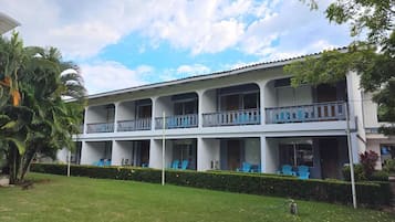 Hochwertige Bettwaren, individuell eingerichtet, Schreibtisch