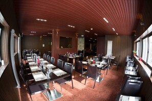 Daily continental breakfast (AUD 5 per person)