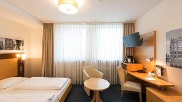 Allergitestet sengetøy, minibar, safe på rommet og individuelt dekorert