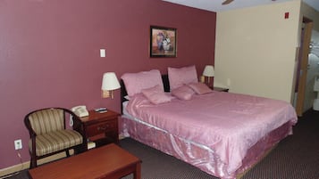 Executive Suite, Smoking | Desk, free WiFi, bed sheets