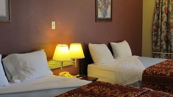 Escritorio, wifi gratis y ropa de cama