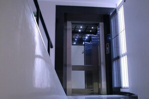 Interior - Hotel Galeria Real (Bogotá)