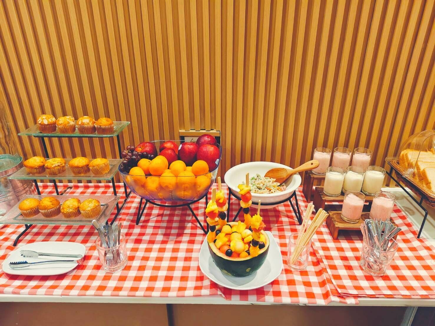 Daily buffet breakfast for a fee