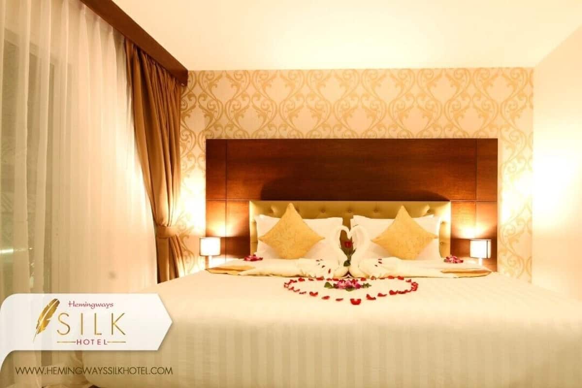 Standard Double Room, 1 Double Bed | Minibar, in-room safe, desk, blackout drapes