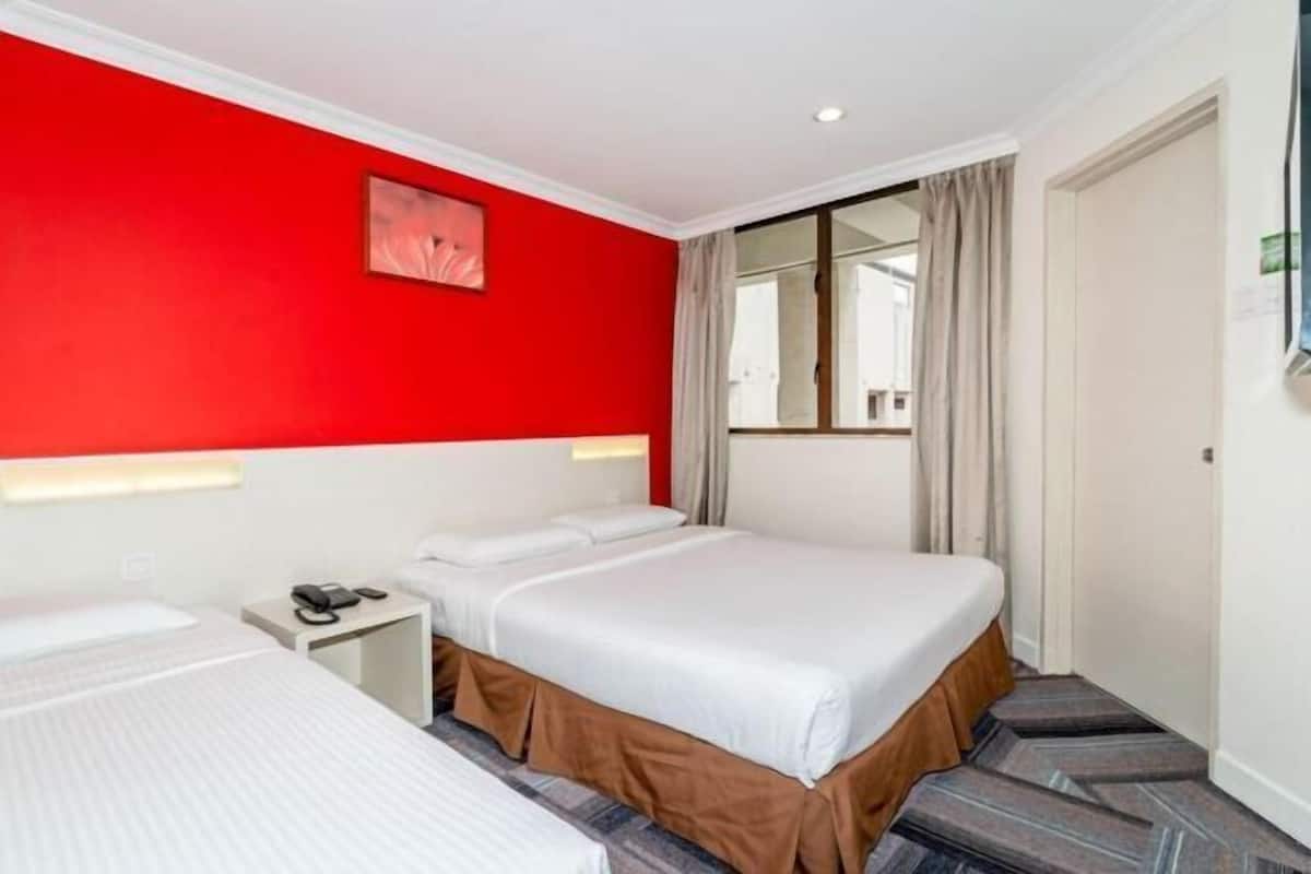 In-room safe, free WiFi, bed sheets