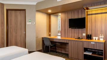 Cofres nos quartos, Wi-Fi de cortesia, roupa de cama