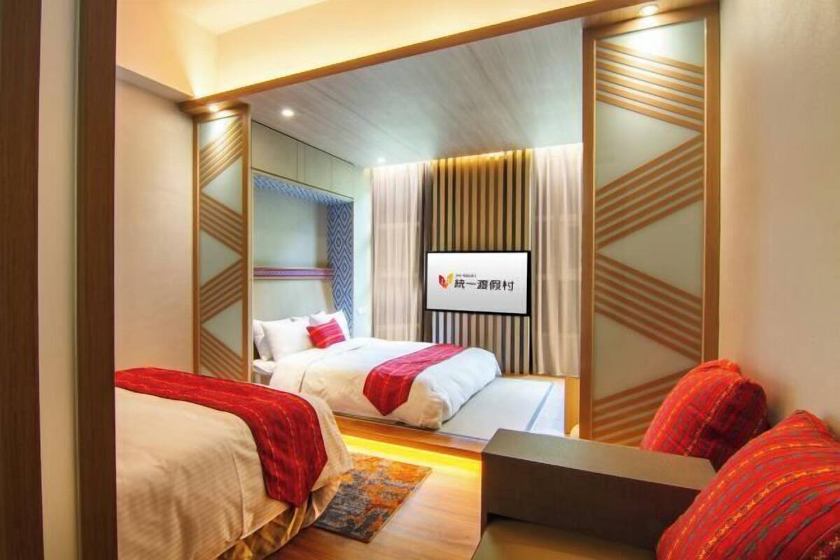 1 bedroom, premium bedding, minibar, in-room safe