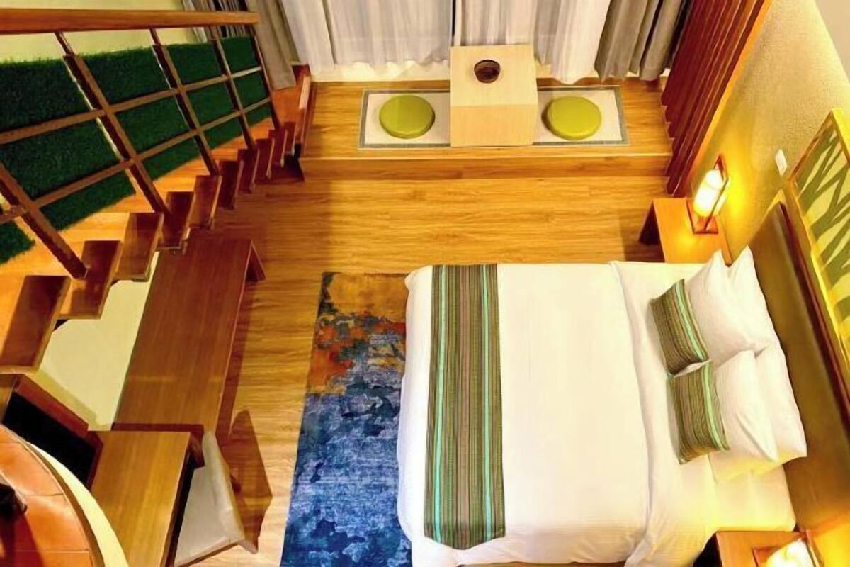 1 bedroom, premium bedding, minibar, in-room safe