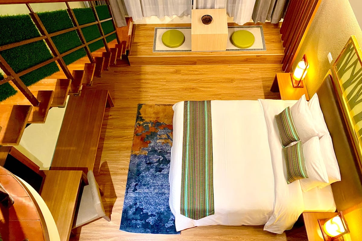 1 bedroom, premium bedding, minibar, in-room safe