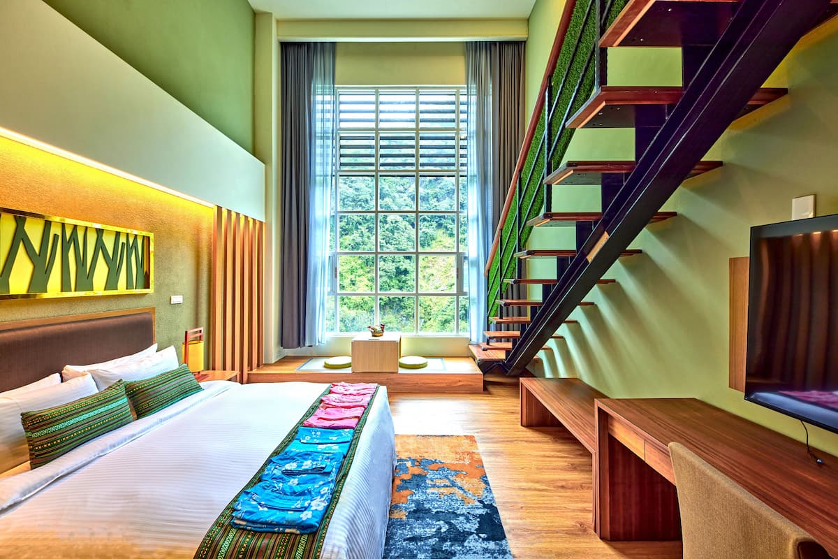 Signature Room, Multiple Beds | 1 bedroom, premium bedding, minibar, in-room safe