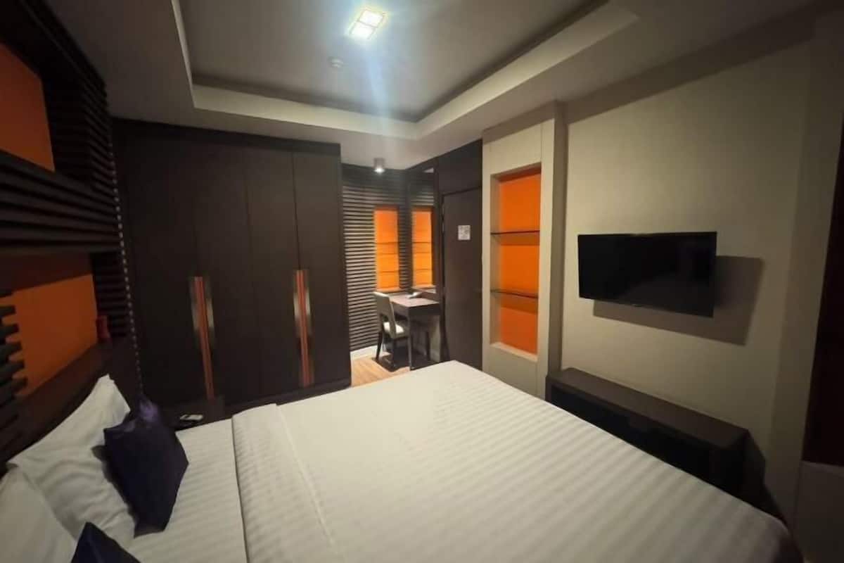 1 bedroom, minibar, desk, free WiFi