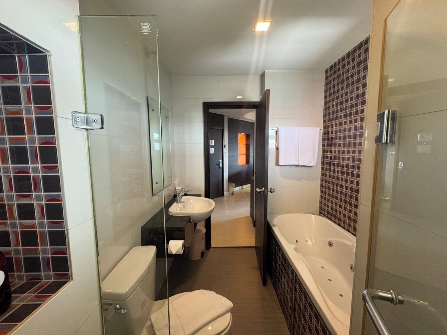 ROYALEA | Bathroom | Shower, free toiletries, hair dryer, slippers