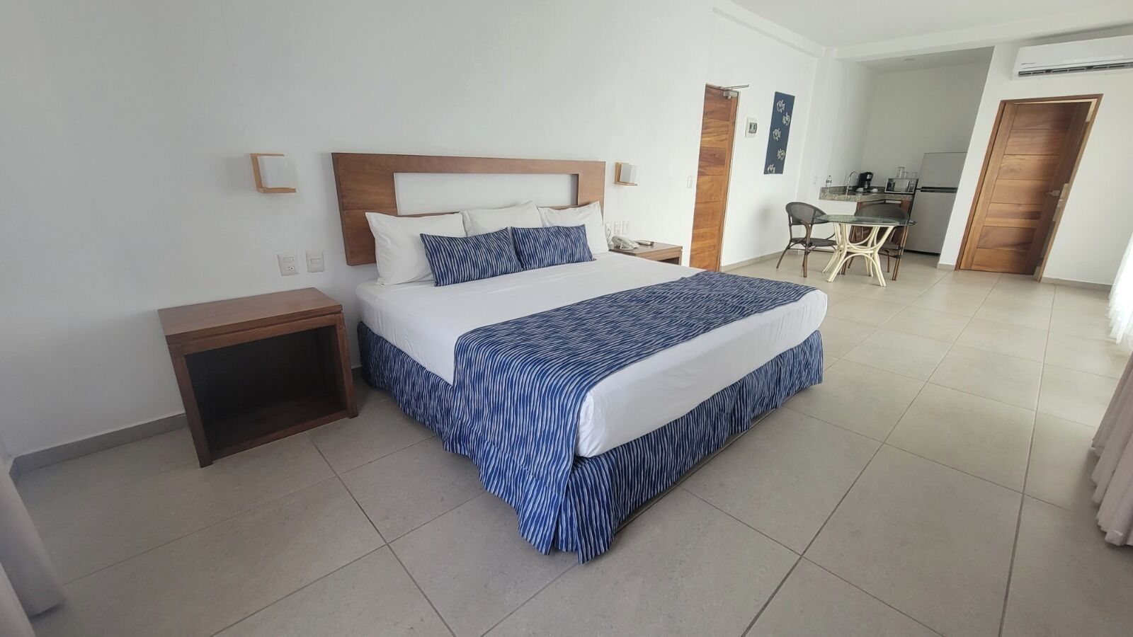 studio, partial ocean view | private kitchen | fridge, microwave, coffee/tea maker, cookware/dishes/utensils