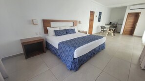 Studio, Partial Ocean View | Private kitchen - Casablanca Resort (Rincón de Guayabitos)