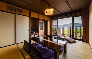 7 soverom, sengetøy av topp kvalitet, dundyner og senger med overmadrass