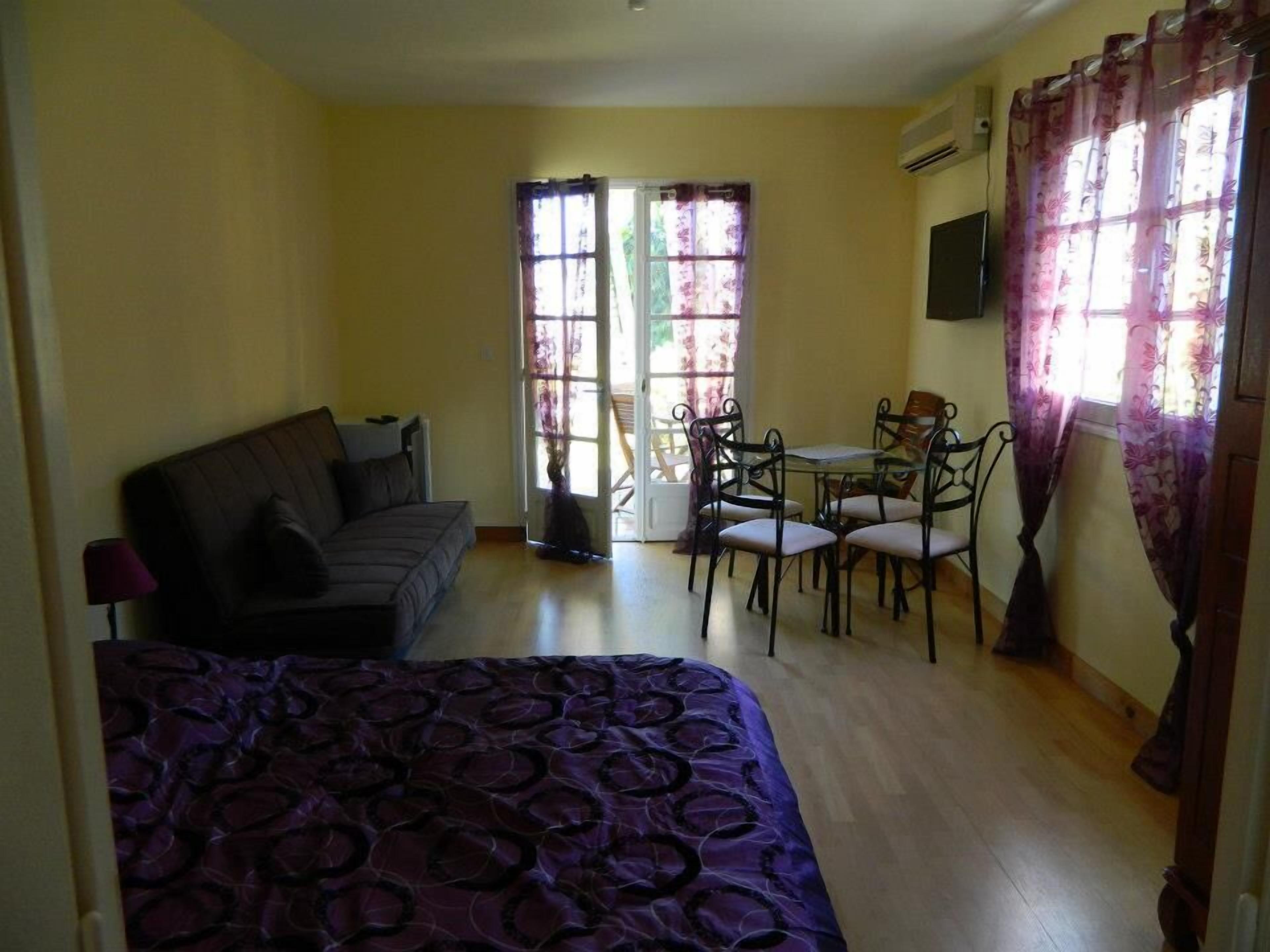 Double Room | Individually decorated, individually furnished, iron/ironing board