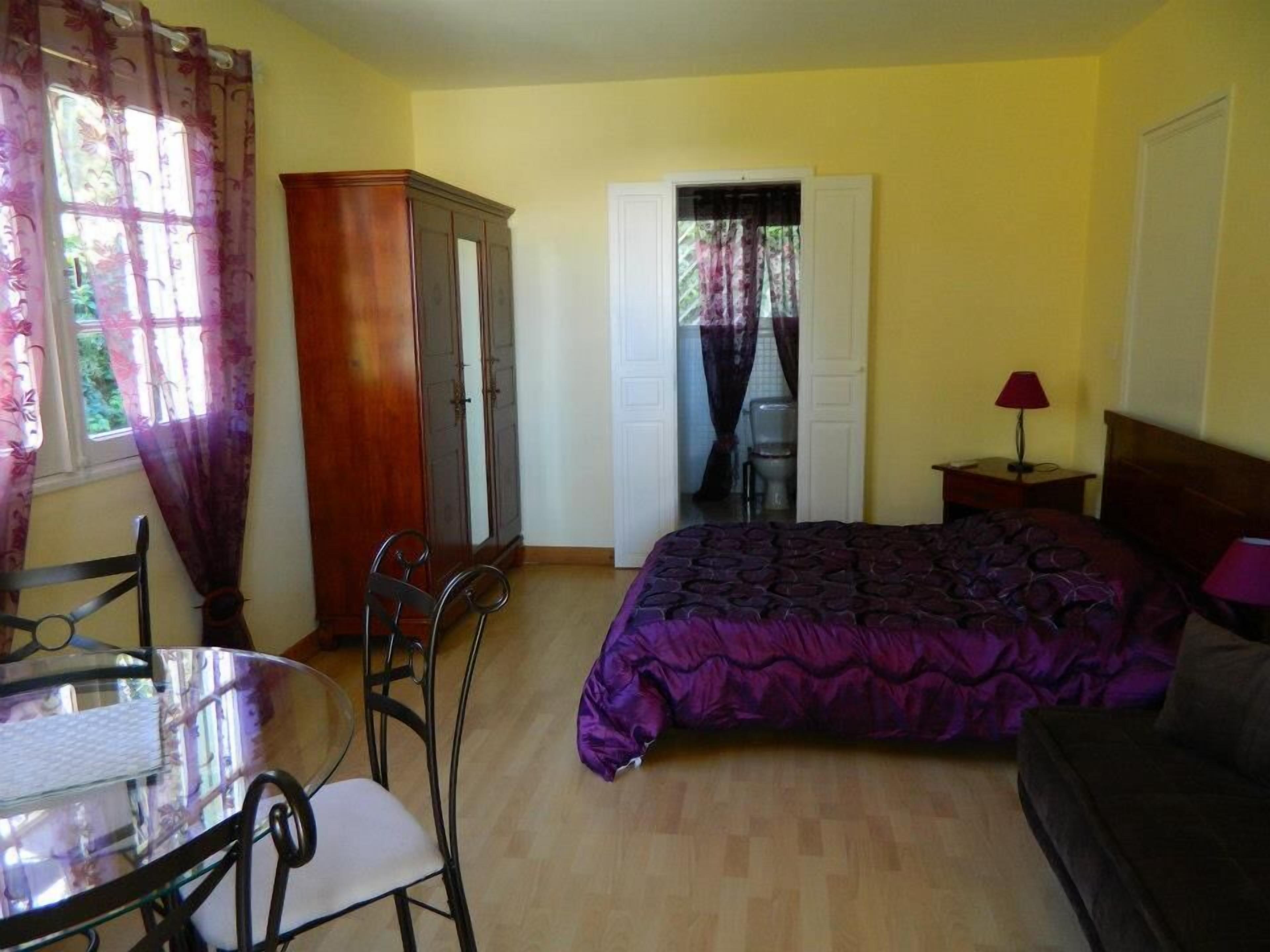 Double Room | Individually decorated, individually furnished, iron/ironing board