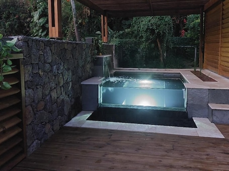 Exterior. La Rose du Sud