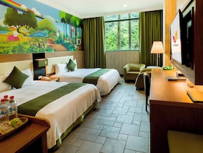 A hotel room with two beds, a desk, a TV, and a mural on the wall. - Uni-Resort Mawutu (Guanxi)