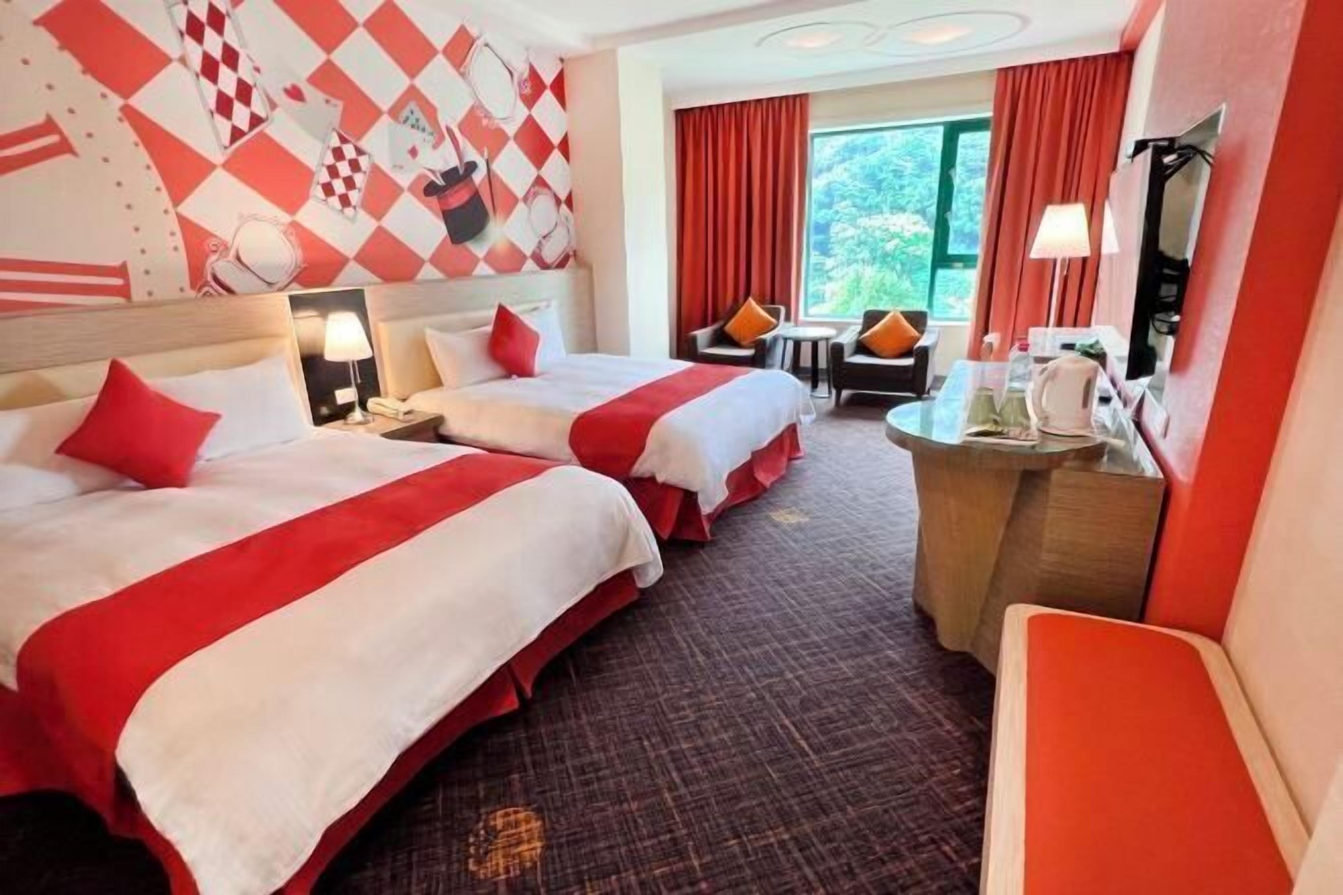 Skrivebord, blendingsgardiner, lydisolert og wi-fi (inkludert)