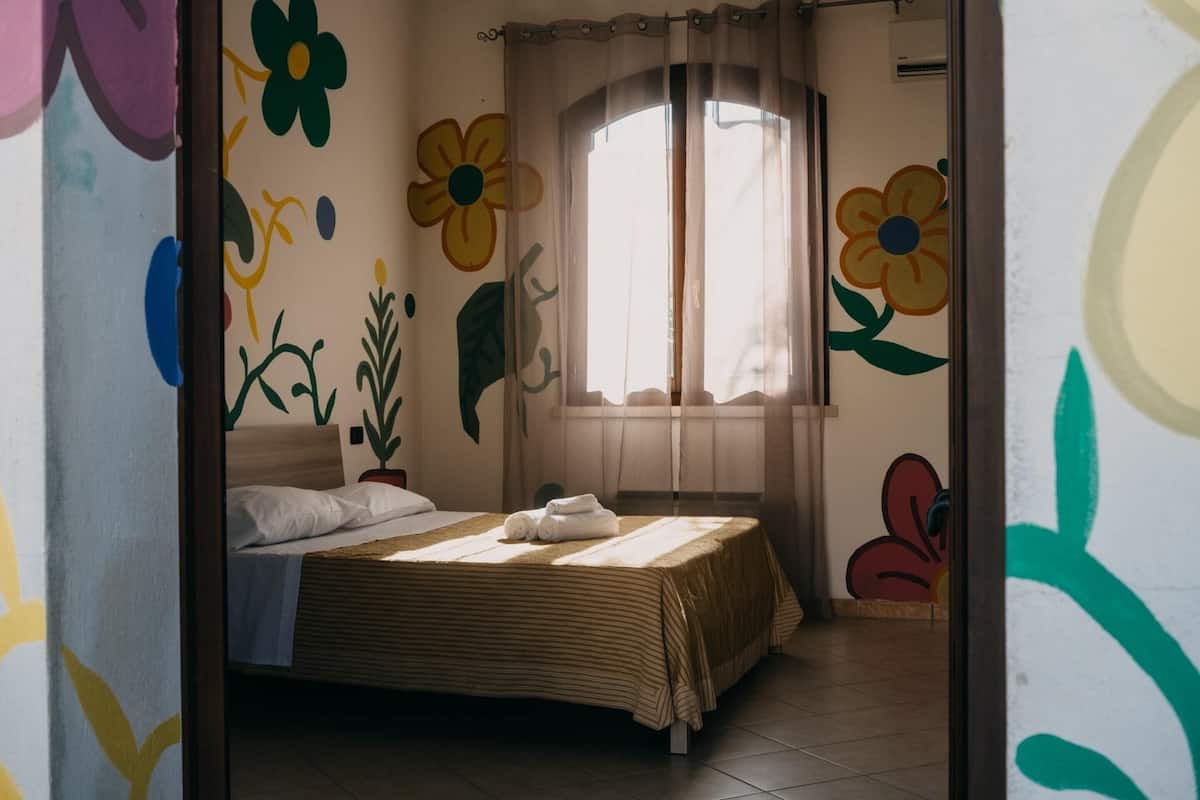 Literie hypoallergénique, couette en duvet d'oie, minibar, bureau