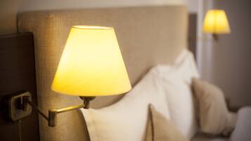Minibar, rollaway beds, free WiFi