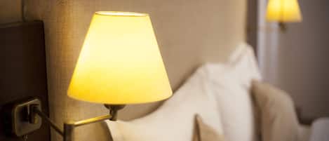 Minibar, rollaway beds, free WiFi