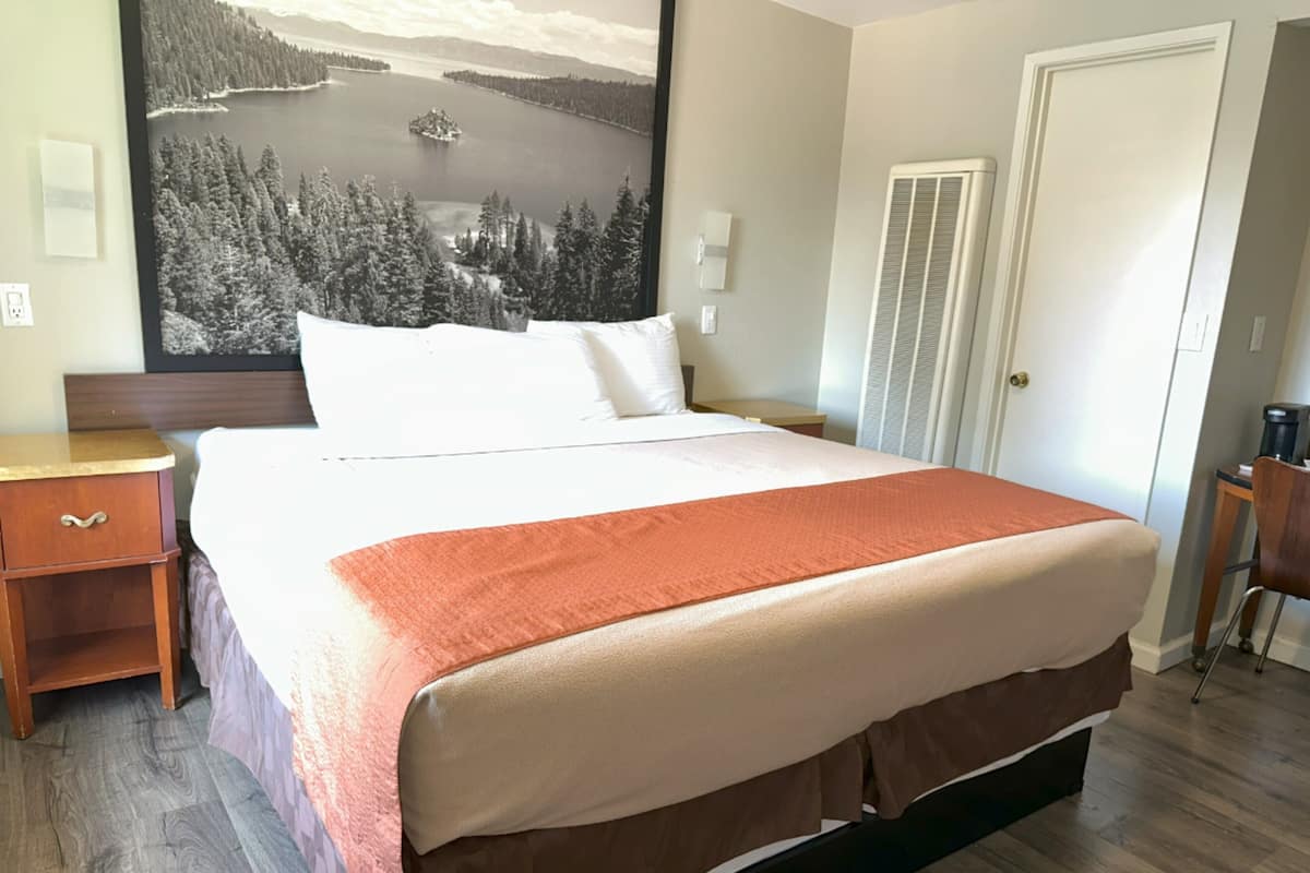 Deluxe King Room, 1 King Bed, Non Smoking | Rideaux occultants, fer et planche Ă repasser, Wi-Fi gratuit