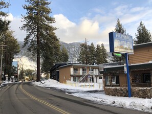 Front of property - Alpine Inn and Spa (South Lake Tahoe)