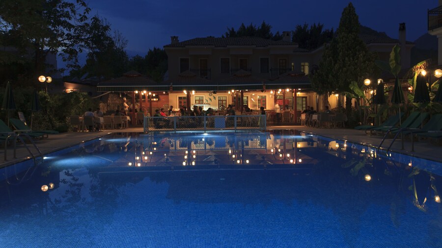 Perdikia Beach Hotel