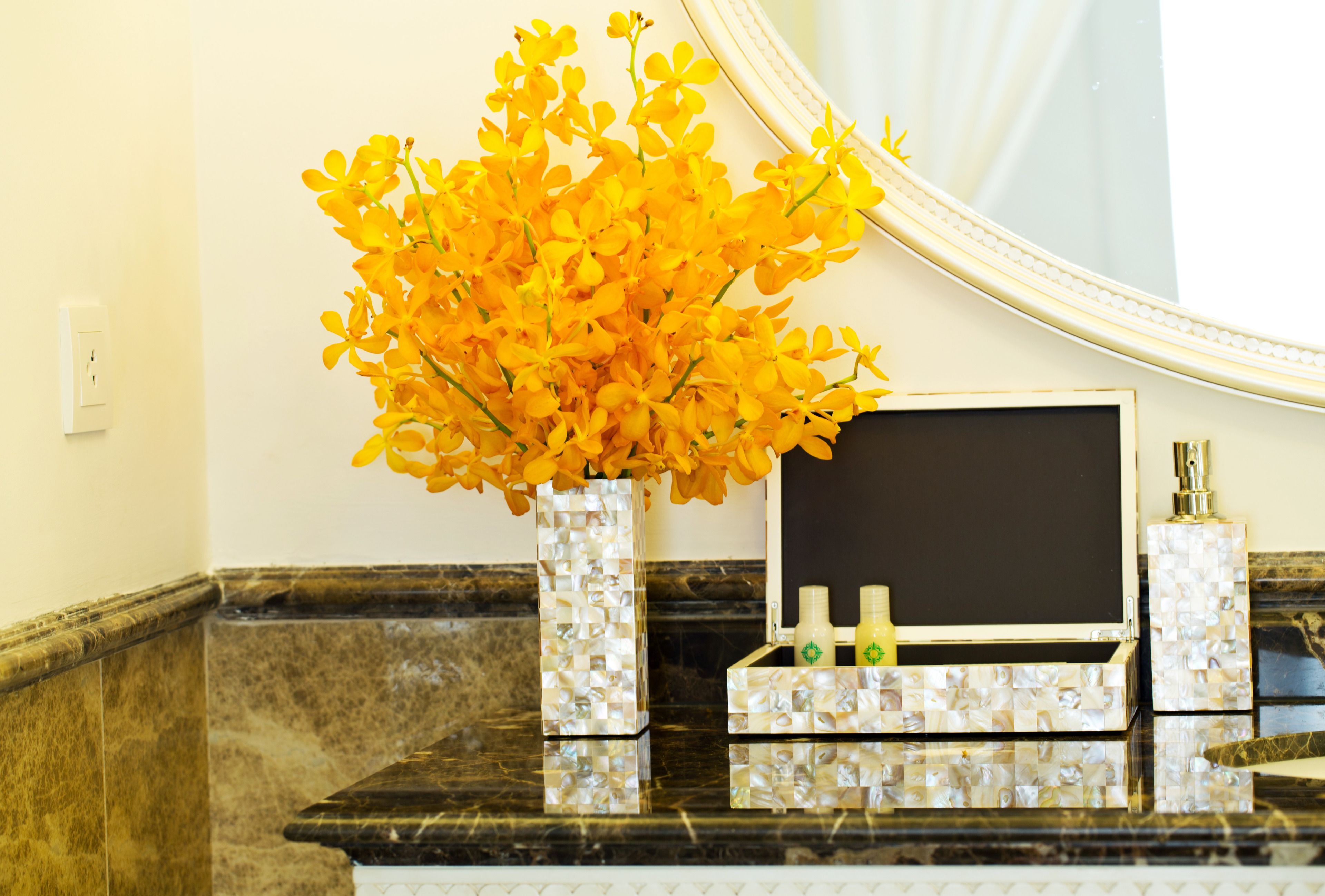 separate bathtub and shower, deep-soaking bathtub, rainfall showerhead