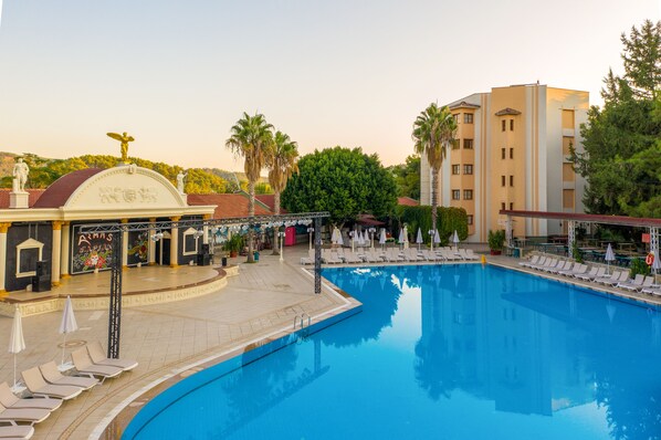 Indoor pool, 2 outdoor pools, pool umbrellas, pool loungers