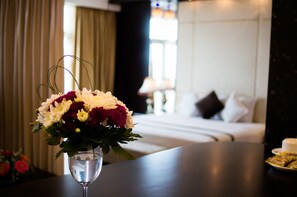 Suite Luxe | Minibar, coffres-forts dans les chambres, bureau, lits bébé (gratuits)