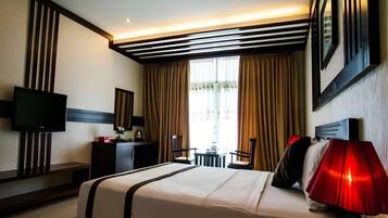 Minibar, in-room safe, desk, free cots/infant beds